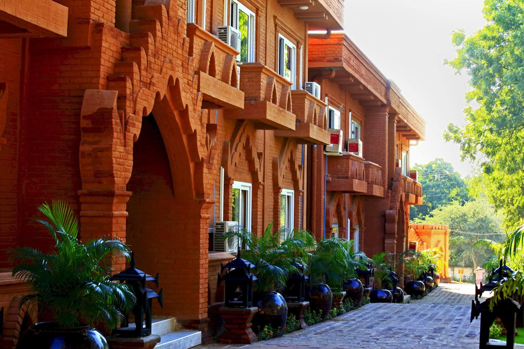 Hotel Sincere Smile Bagan New Bagan Esterno foto