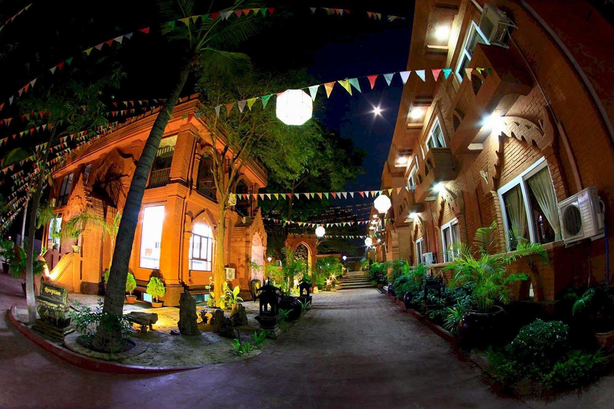 Hotel Sincere Smile Bagan New Bagan Esterno foto