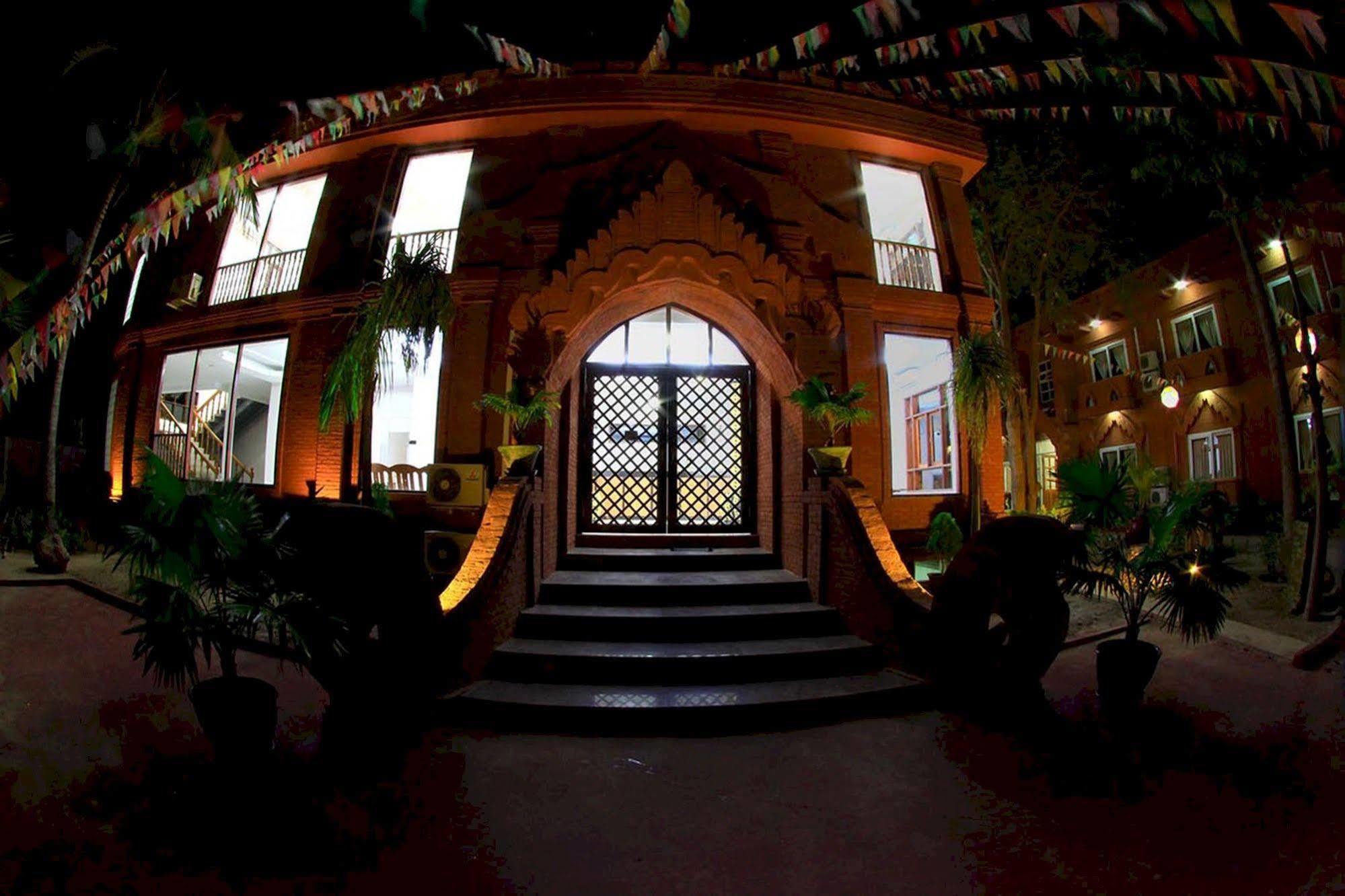 Hotel Sincere Smile Bagan New Bagan Esterno foto